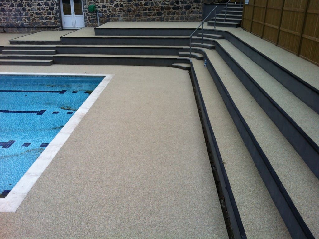 school-in-guernsey-rubbaflex-pool-surround1-1024x765-1