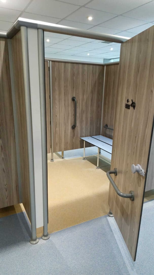 wet-leisure-changing-rooms-9c-2