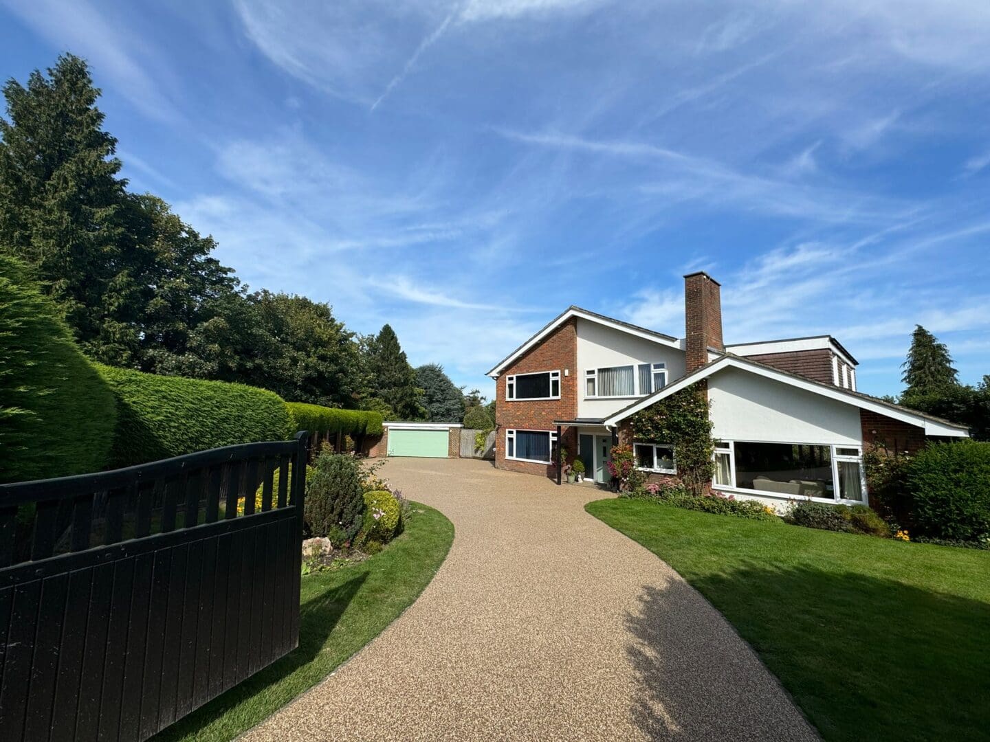 19528934-f840-42a8-a8cb-c481a1054333